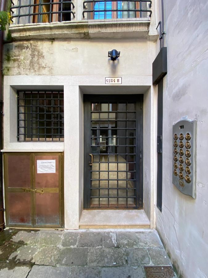 Friari Suite-Luxury Apt. Close To Rialto Bridge Венеция Экстерьер фото